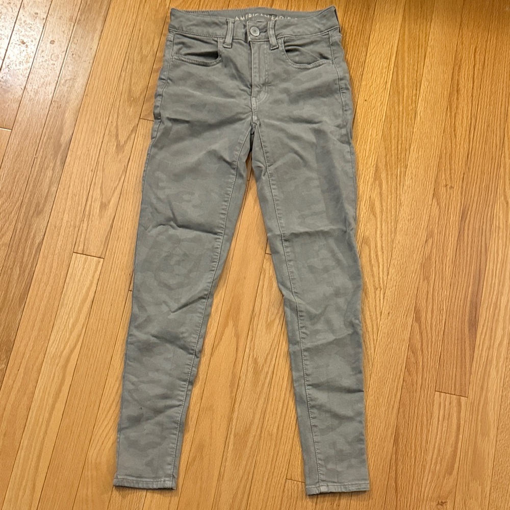 American Eagle Outfitters Green Camo Skinny Jeans